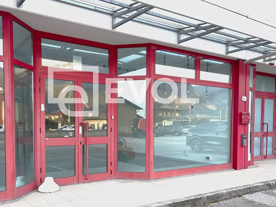 Immagine 3 di Locale commerciale in vendita  in SS 13 Bivio Taboga 140 a Gemona Del Friuli