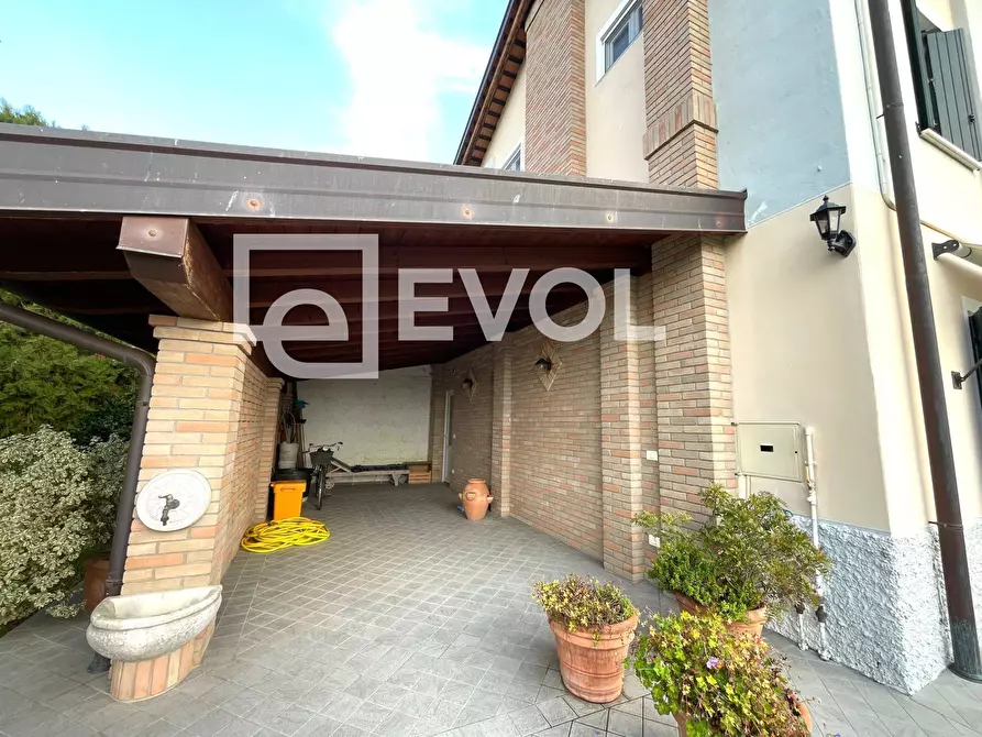 Immagine 39 di Villa in vendita  in Via Caterina Percoto 5 a Rivignano Teor