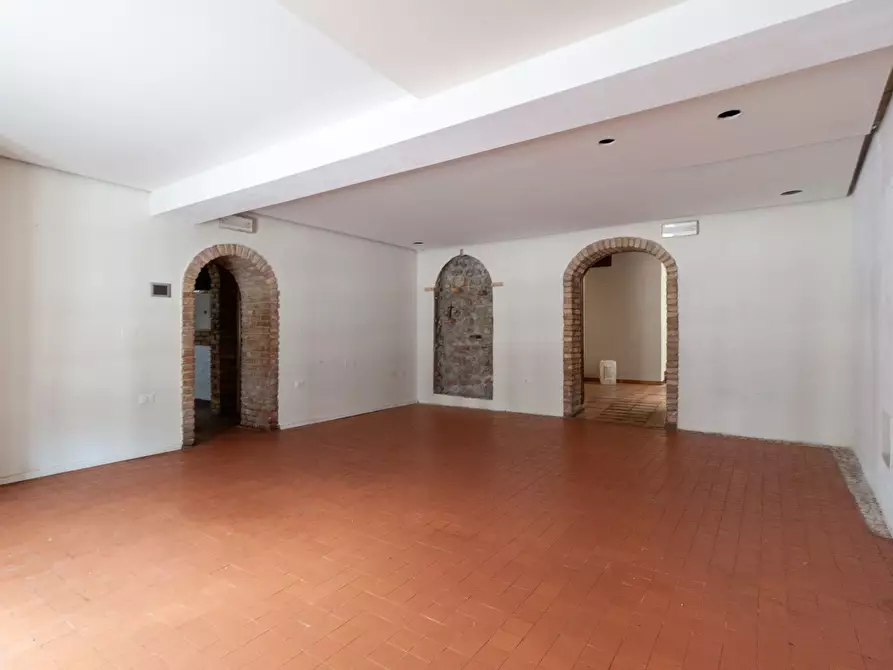 Immagine 8 di Locale commerciale in affitto  in Via Antonio de Pellegrini 1 a Andreis