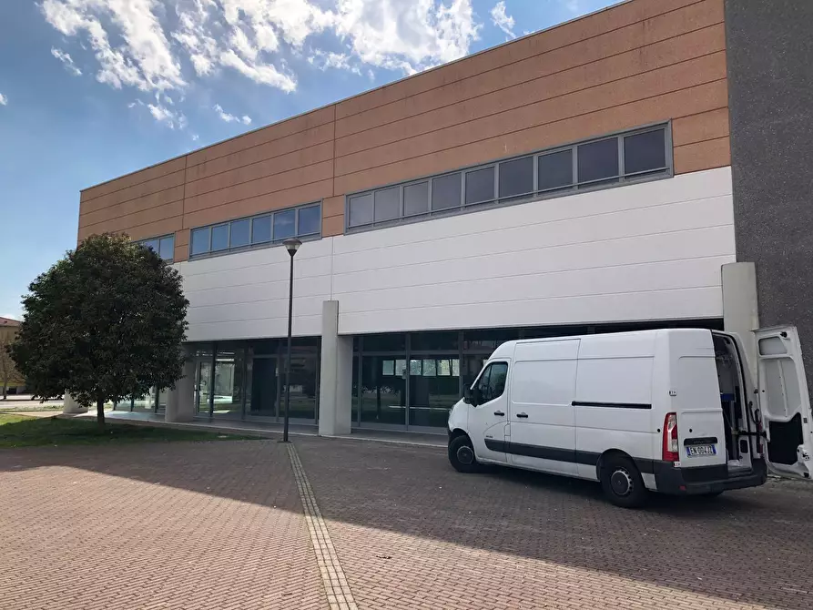 Immagine 5 di Locale commerciale in vendita  in Via Goetta 76 a Cordenons