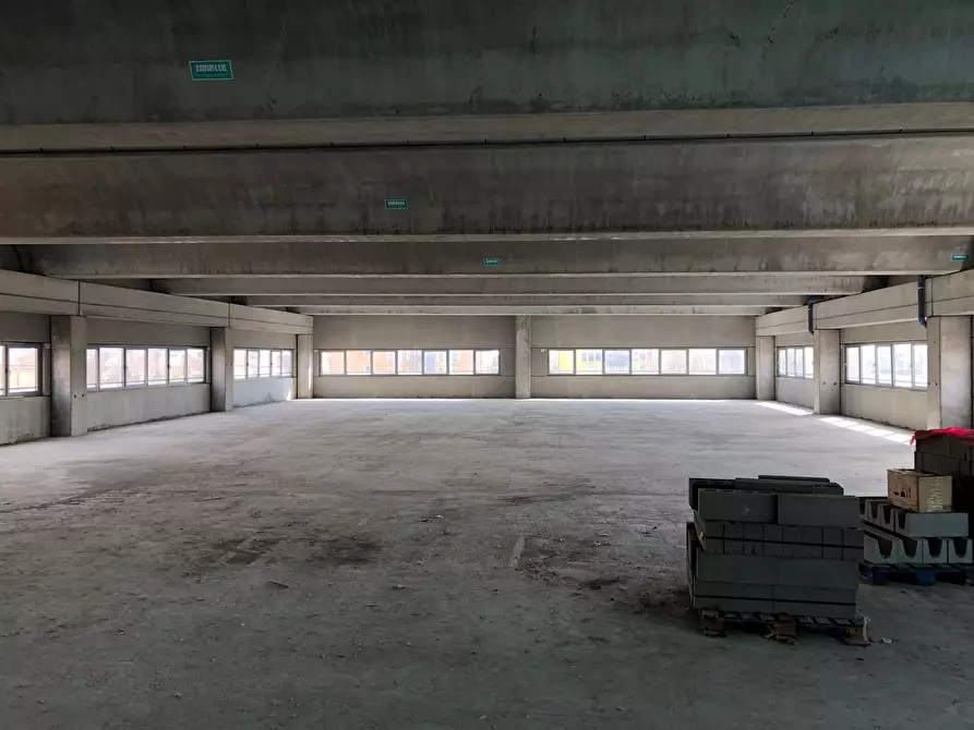 Immagine 6 di Locale commerciale in vendita  in Via Goetta 76 a Cordenons