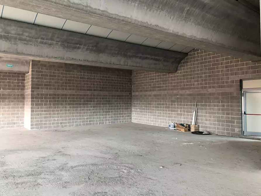 Immagine 7 di Locale commerciale in vendita  in Via Goetta 76 a Cordenons