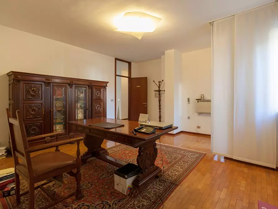 Immagine 3 di Ufficio in vendita  in Viale Michelangelo Grigoletti a Pordenone