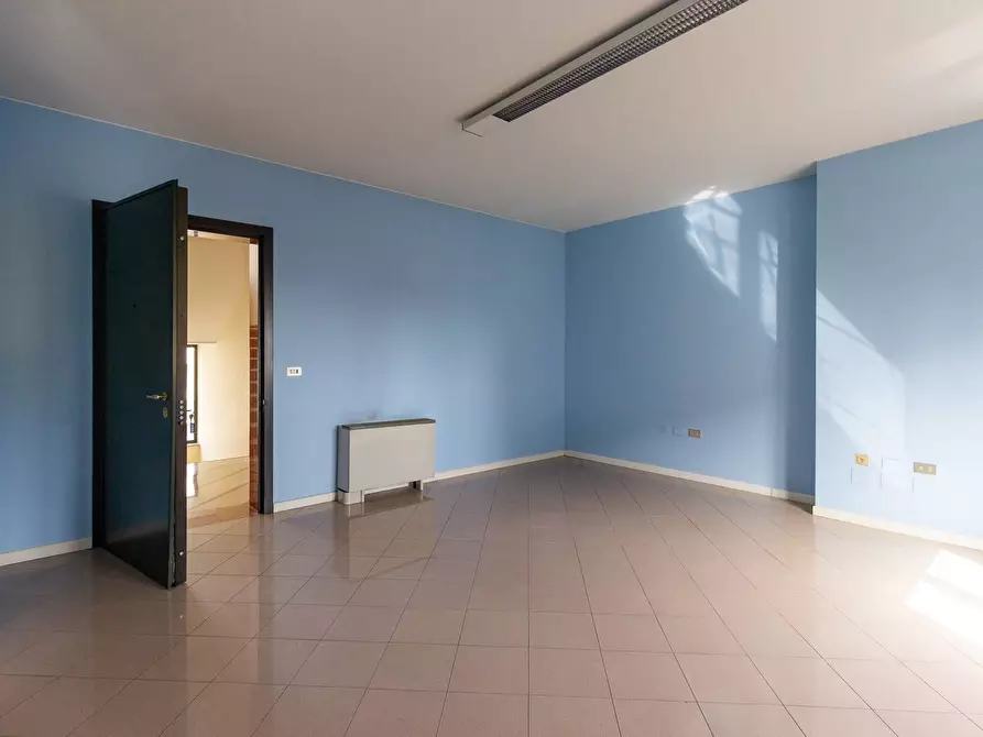 Immagine 5 di Ufficio in vendita  in Via Dante 12 a Pordenone