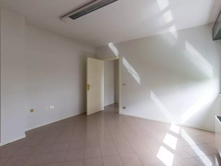 Immagine 11 di Ufficio in vendita  in Via Dante 12 a Pordenone