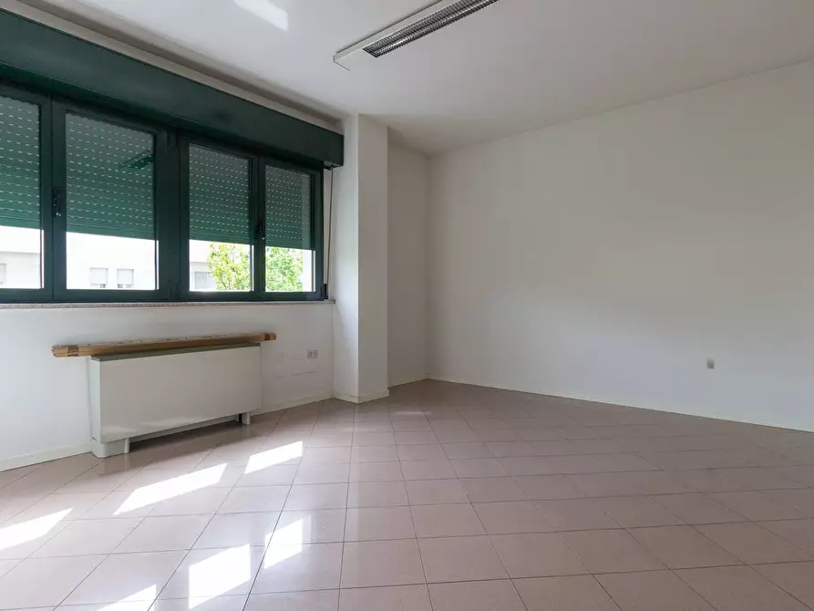 Immagine 13 di Ufficio in vendita  in Via Dante 12 a Pordenone