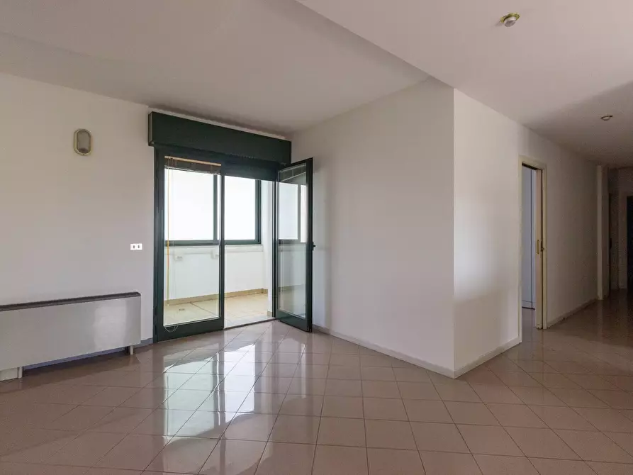 Immagine 21 di Ufficio in vendita  in Via Dante 12 a Pordenone