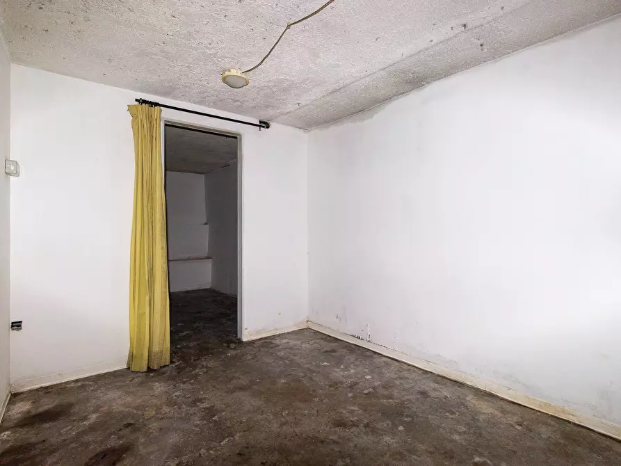 Immagine 10 di Locale commerciale in affitto  in Via Marconi 8 a Andreis