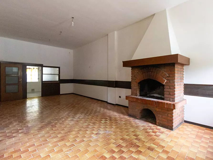 Immagine 20 di Locale commerciale in affitto  in Via Marconi 8 a Andreis