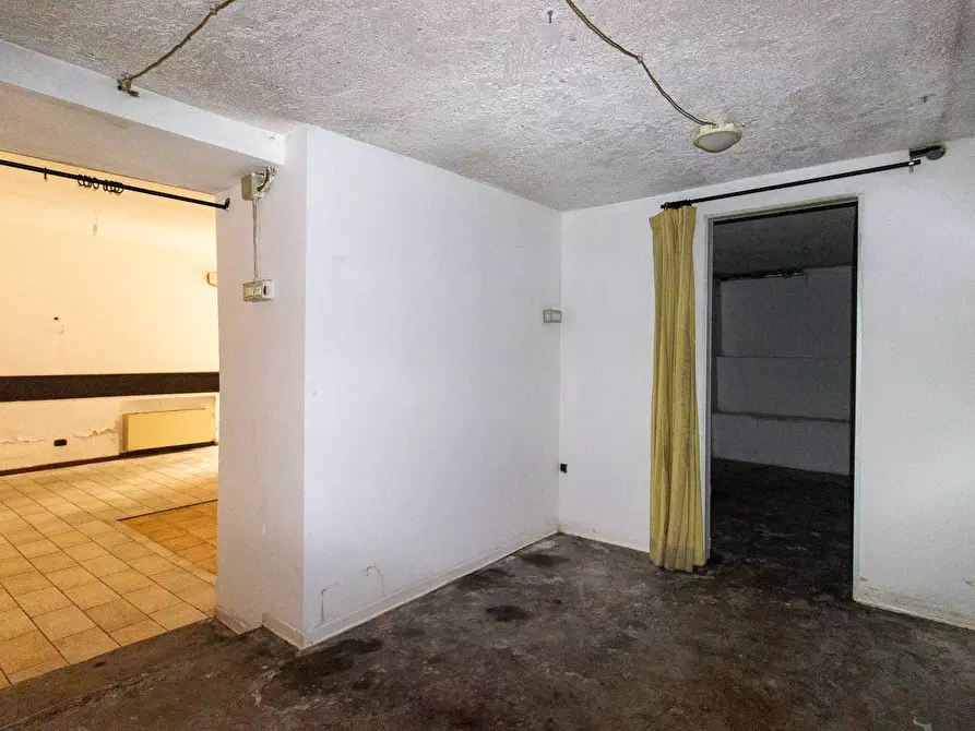 Immagine 24 di Locale commerciale in affitto  in Via Marconi 8 a Andreis