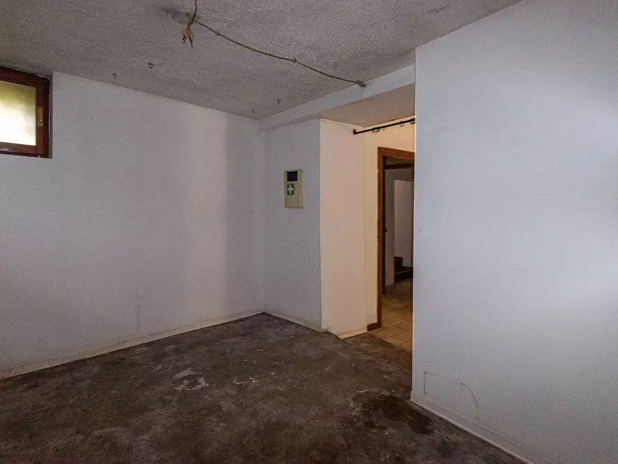 Immagine 26 di Locale commerciale in affitto  in Via Marconi 8 a Andreis