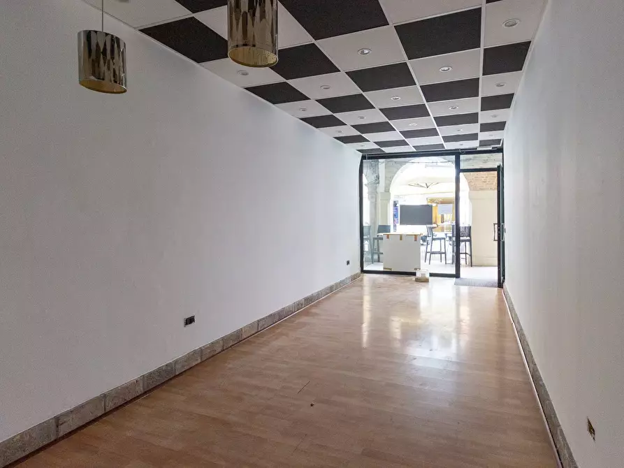 Immagine 4 di Locale commerciale in affitto  in Corso Vittorio Emanuele 37 a Pordenone