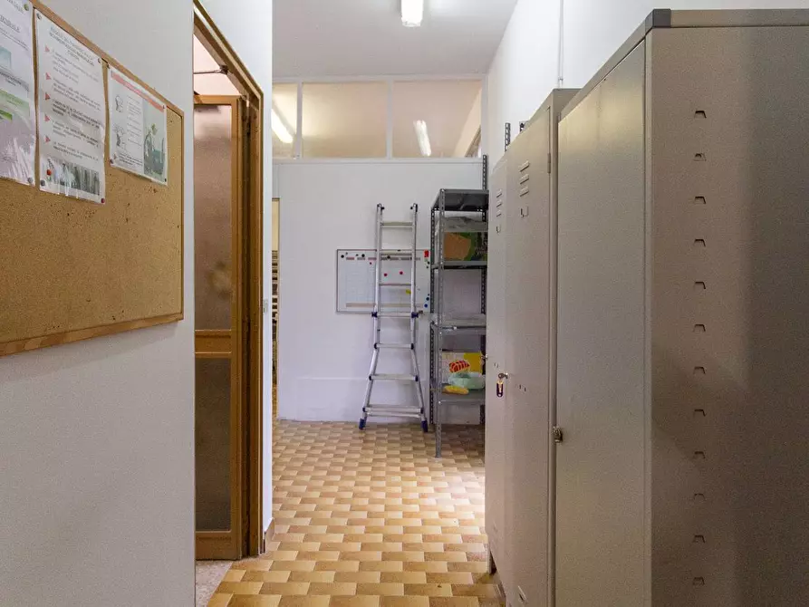 Immagine 4 di Locale commerciale in vendita  in Piazza Roma 12 a Andreis