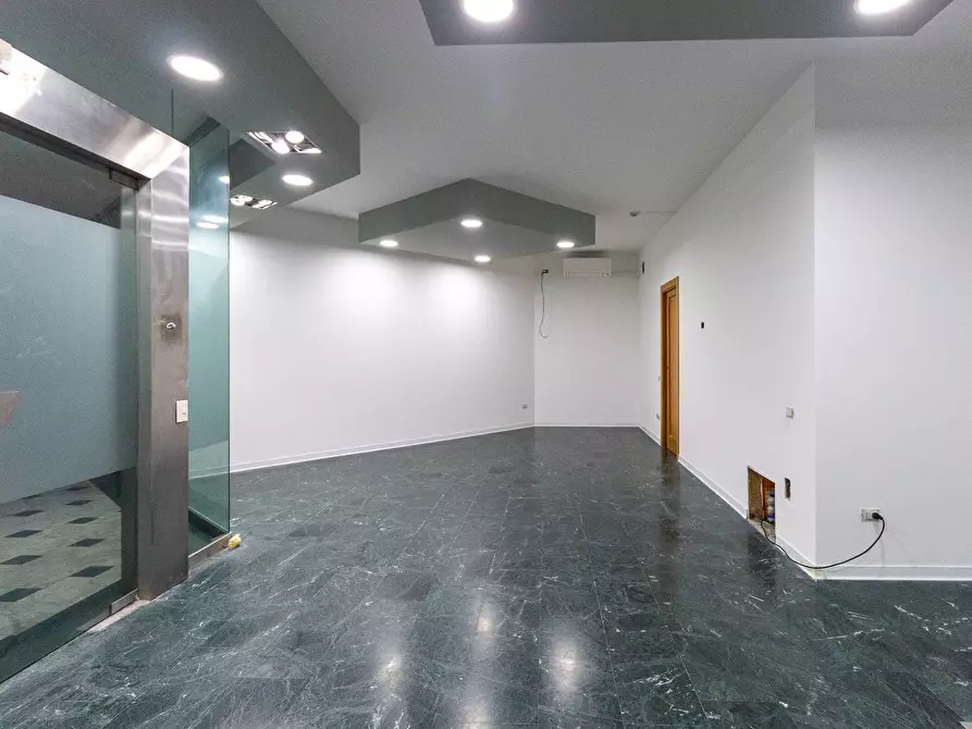 Immagine 3 di Locale commerciale in affitto  in Corso Garibaldi 71 a Pordenone