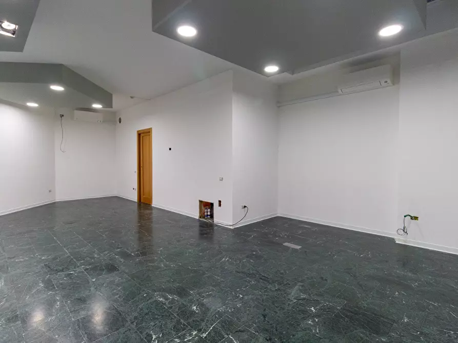 Immagine 7 di Locale commerciale in affitto  in Corso Garibaldi 71 a Pordenone