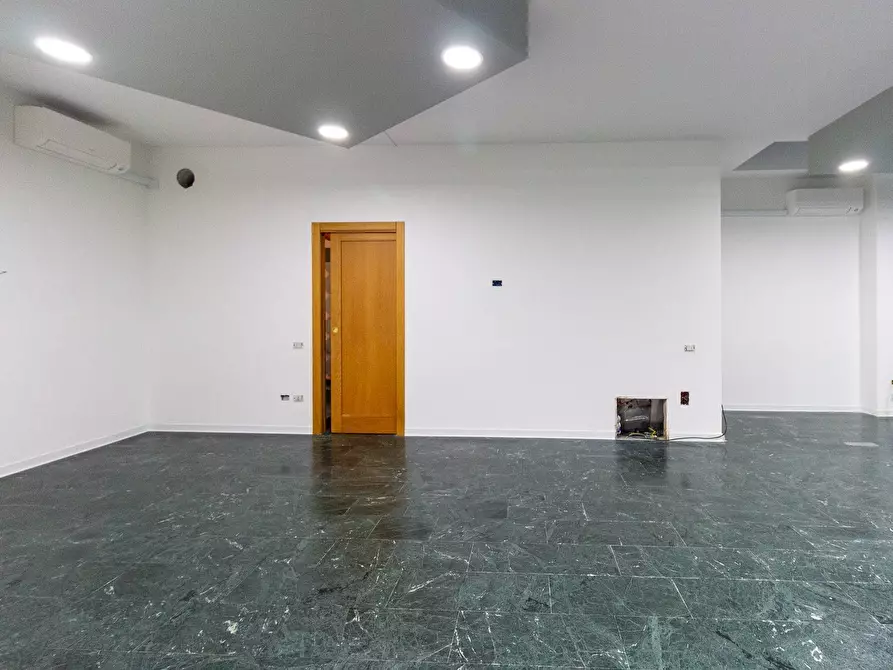 Immagine 8 di Locale commerciale in affitto  in Corso Garibaldi 71 a Pordenone