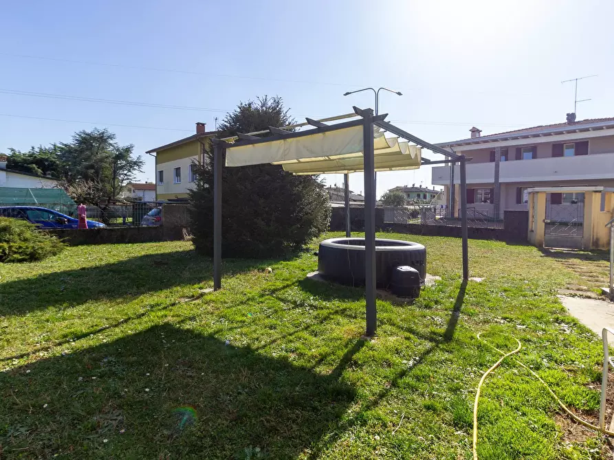 Immagine 36 di Casa semindipendente in vendita  in VIA BERNINI 2 a Cordenons