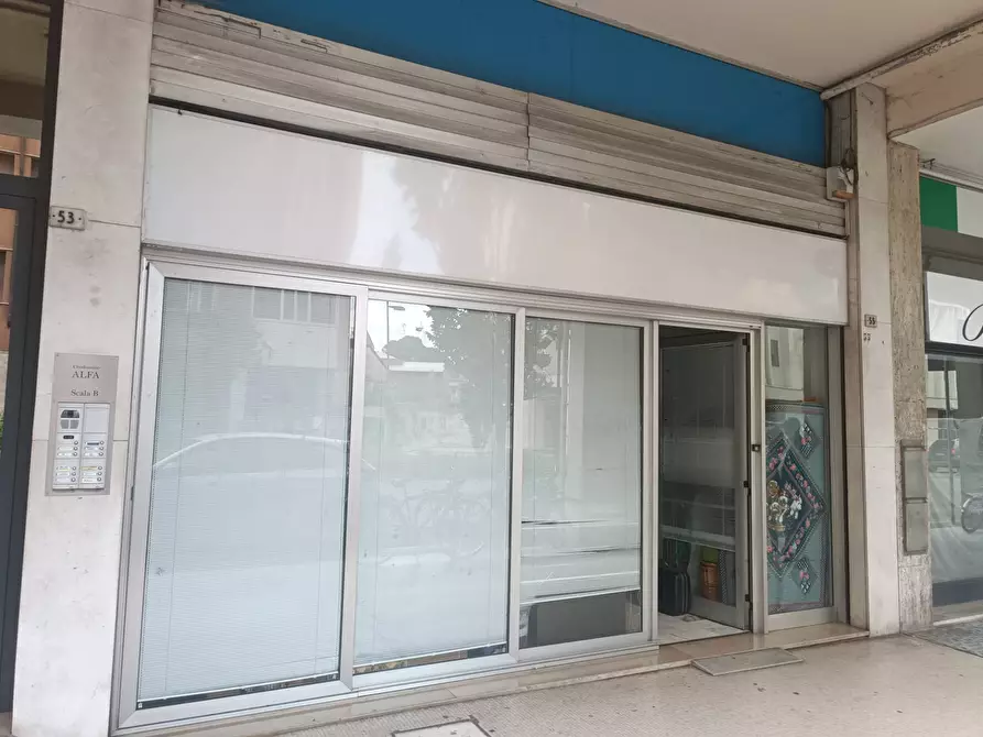 Immagine 3 di Locale commerciale in vendita  in Viale Marconi 55 a Pordenone
