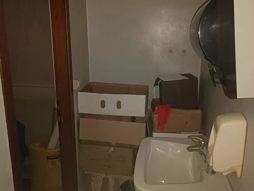 Immagine 9 di Locale commerciale in vendita  in Viale Marconi 55 a Pordenone