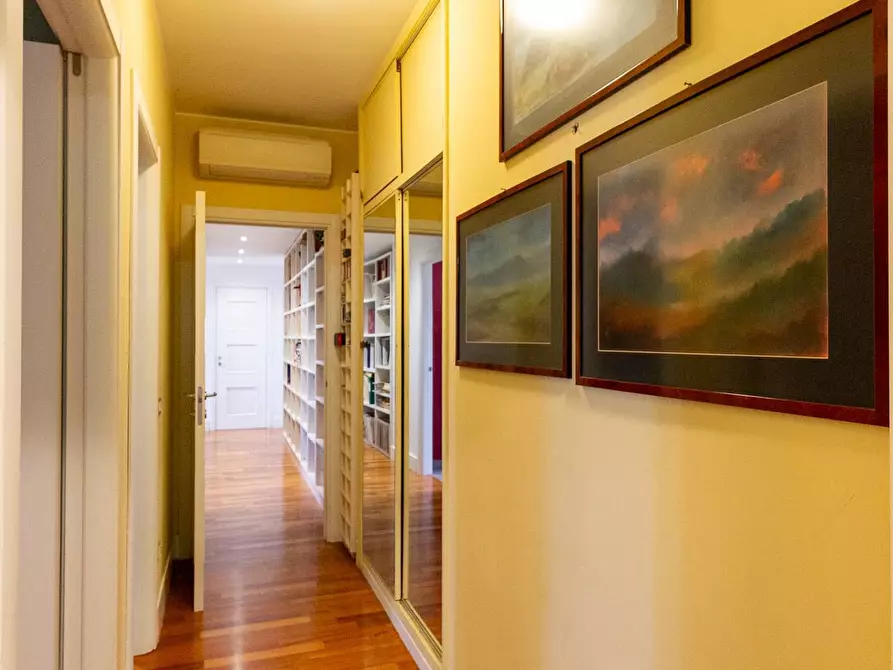 Immagine 26 di Appartamento in vendita  in Piazzetta N.Bixio 18 a Pordenone