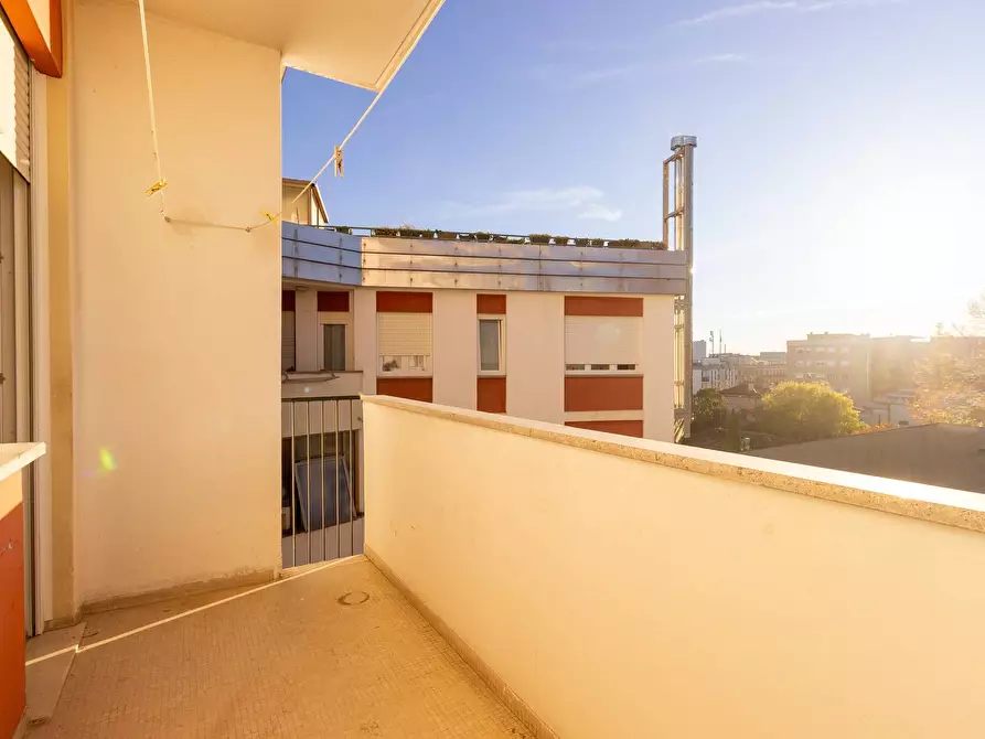 Immagine 11 di Appartamento in vendita  in Piazza Risorgimento 21 a Pordenone