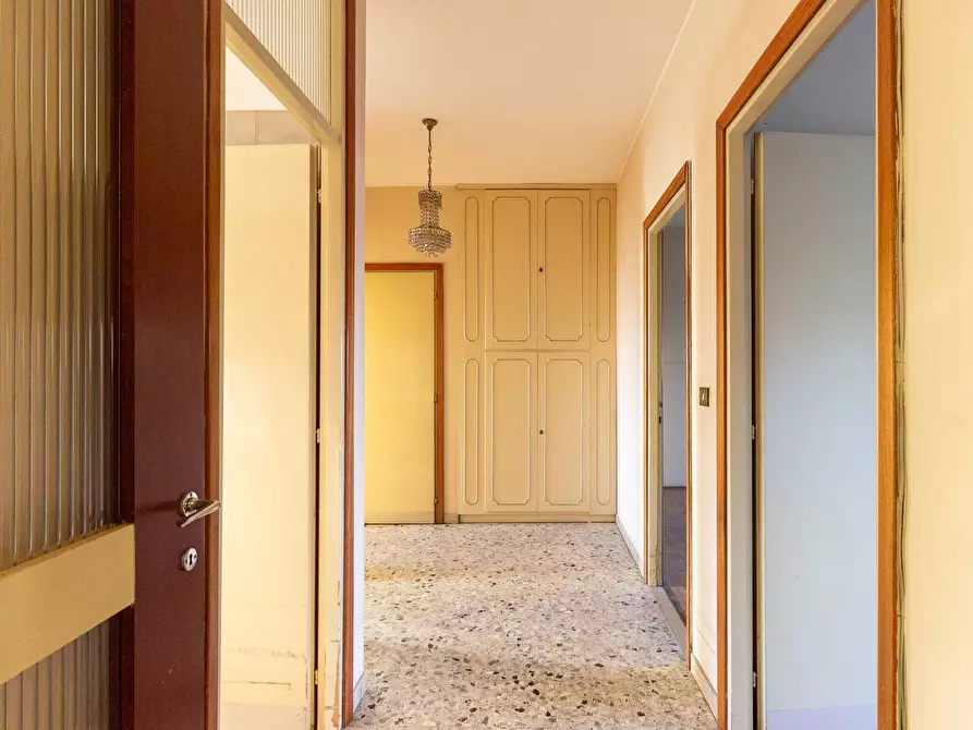 Immagine 12 di Appartamento in vendita  in Piazza Risorgimento 21 a Pordenone