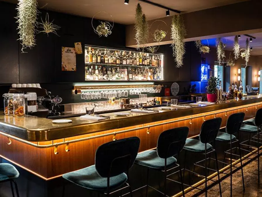 Immagine 1 di Attività commerciale in vendita  a Pordenone