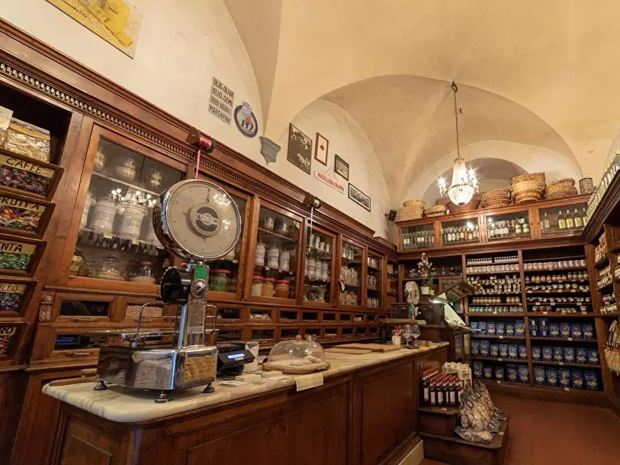 Immagine 1 di Attività commerciale in vendita  a Sacile