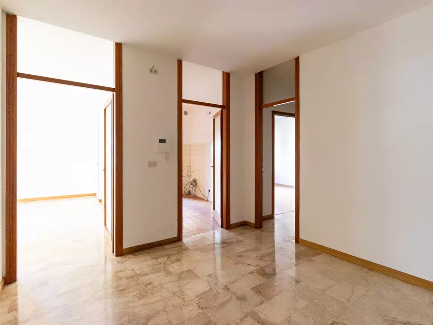 Immagine 3 di Appartamento in vendita  in VIA OBERDAN 3 a Pordenone