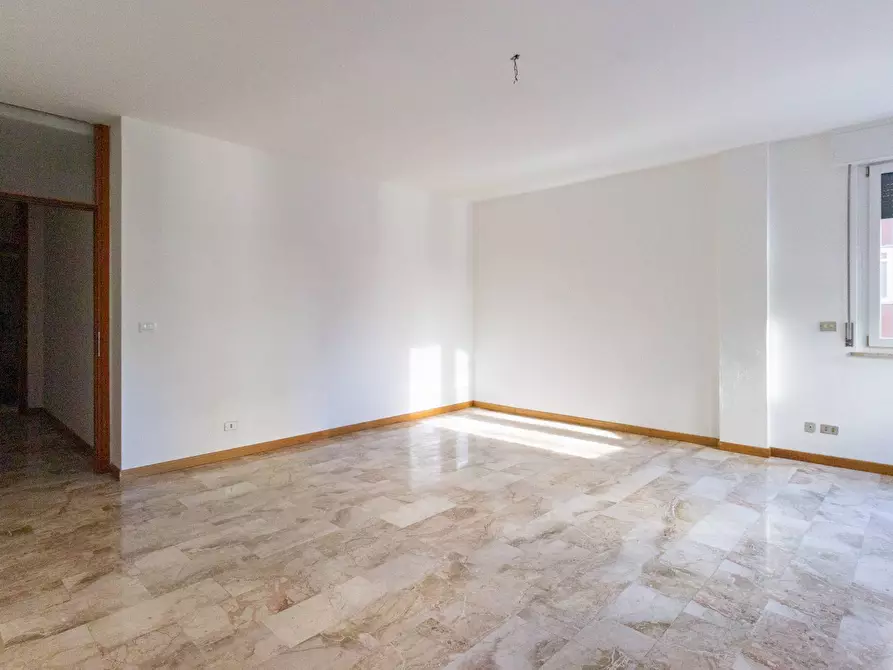 Immagine 6 di Appartamento in vendita  in VIA OBERDAN 3 a Pordenone