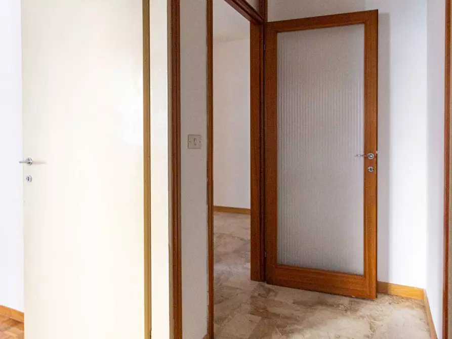 Immagine 11 di Appartamento in vendita  in VIA OBERDAN 3 a Pordenone