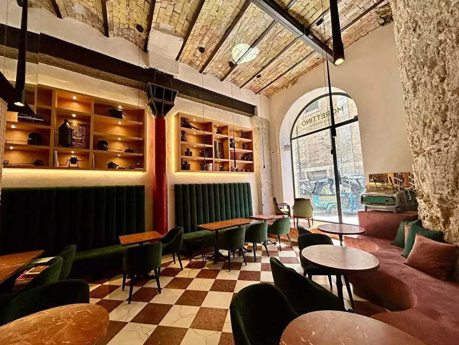 Immagine 1 di Attività commerciale in vendita  a Pordenone