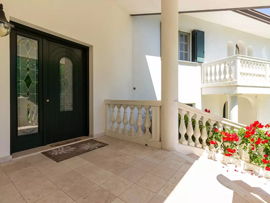 Immagine 3 di Villa in vendita  in VIA BORGO CASONI 31 a Pordenone