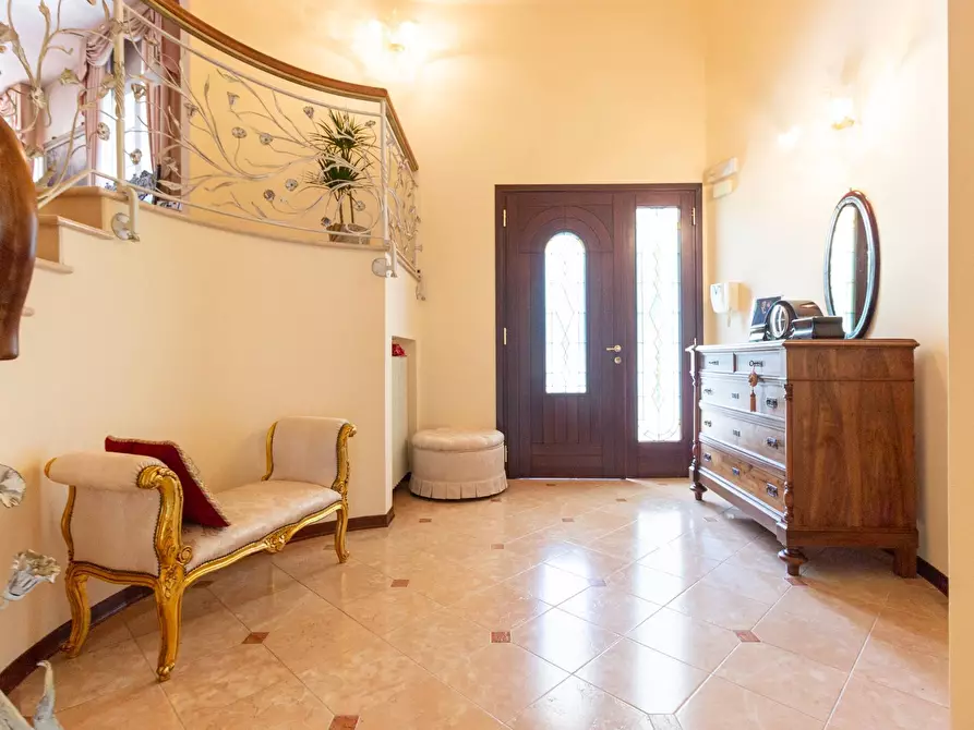Immagine 5 di Villa in vendita  in VIA BORGO CASONI 31 a Pordenone