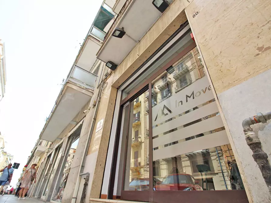 Immagine 4 di Locale commerciale in vendita  in Via Mariano Stabile 80 a Palermo