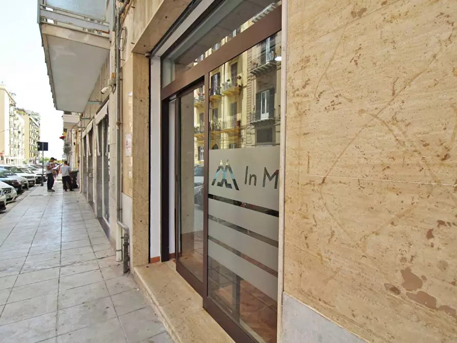 Immagine 6 di Locale commerciale in vendita  in Via Mariano Stabile 80 a Palermo