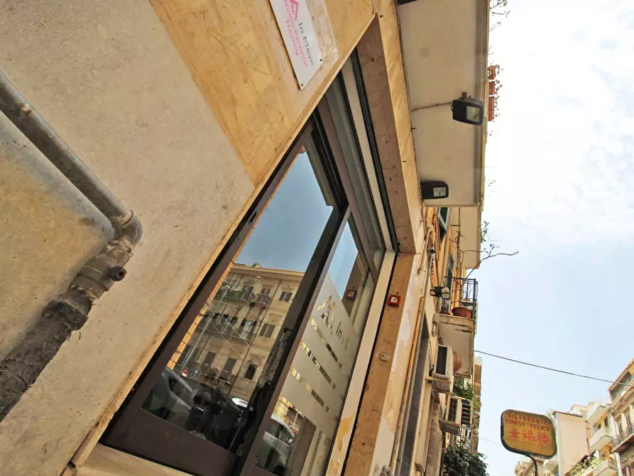Immagine 8 di Locale commerciale in vendita  in Via Mariano Stabile 80 a Palermo