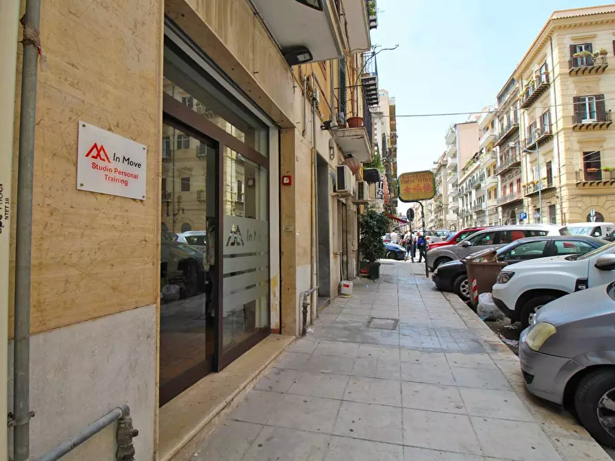 Immagine 9 di Locale commerciale in vendita  in Via Mariano Stabile 80 a Palermo