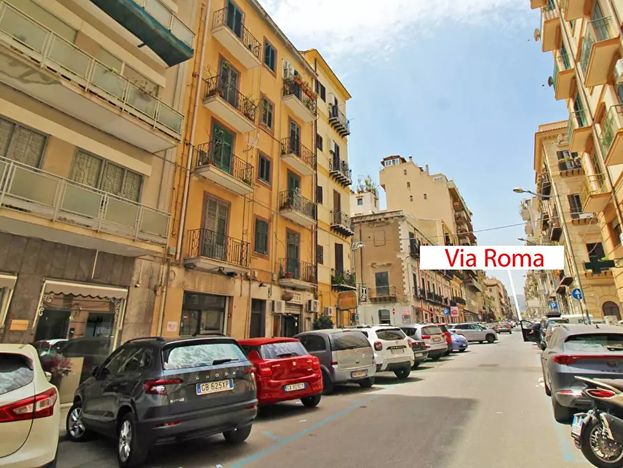 Immagine 10 di Locale commerciale in vendita  in Via Mariano Stabile 80 a Palermo