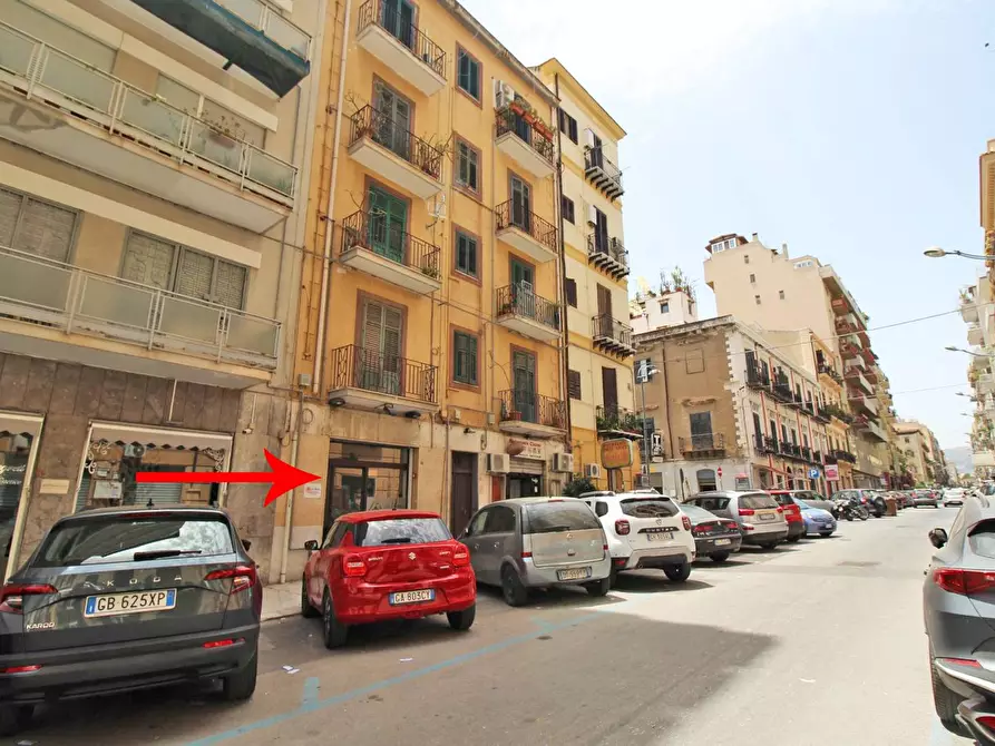 Immagine 11 di Locale commerciale in vendita  in Via Mariano Stabile 80 a Palermo