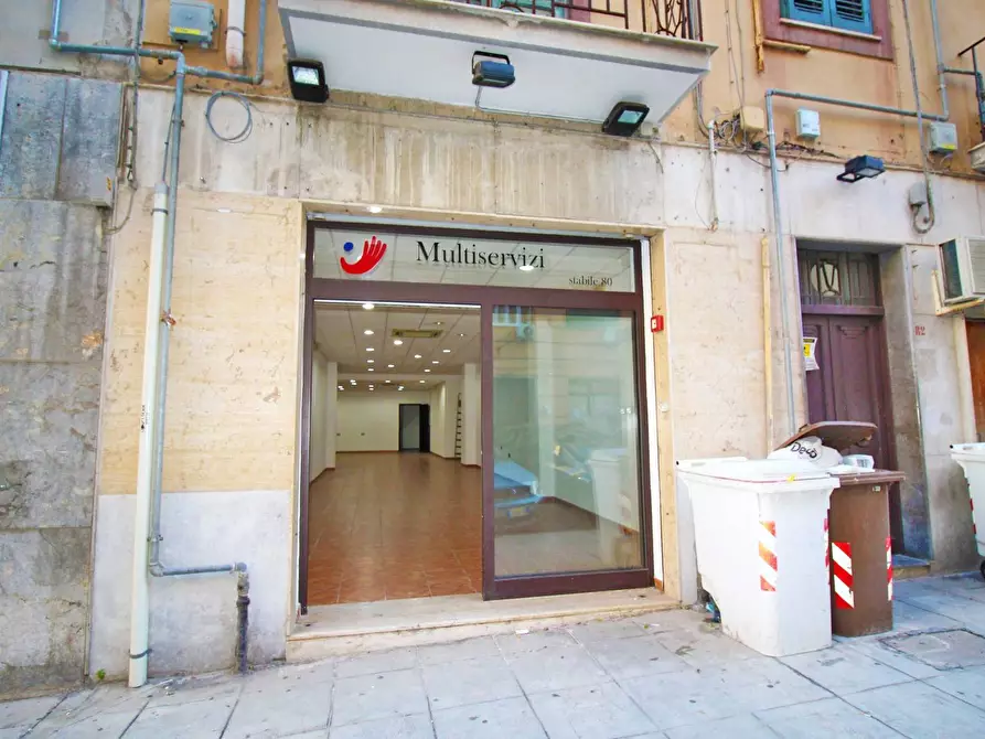 Immagine 16 di Locale commerciale in vendita  in Via Mariano Stabile 80 a Palermo