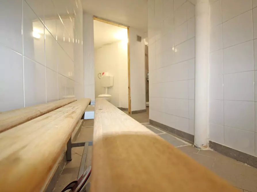 Immagine 45 di Locale commerciale in vendita  in Via Mariano Stabile 80 a Palermo