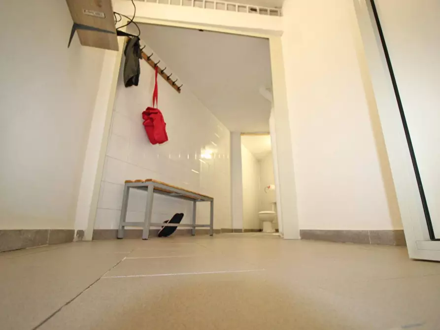 Immagine 47 di Locale commerciale in vendita  in Via Mariano Stabile 80 a Palermo