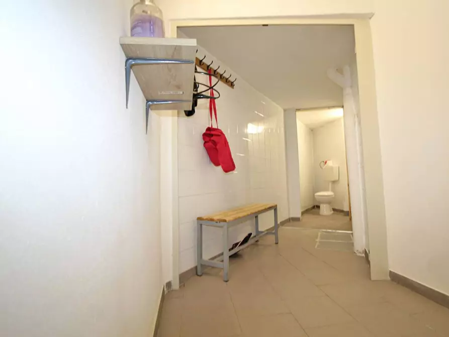 Immagine 48 di Locale commerciale in vendita  in Via Mariano Stabile 80 a Palermo