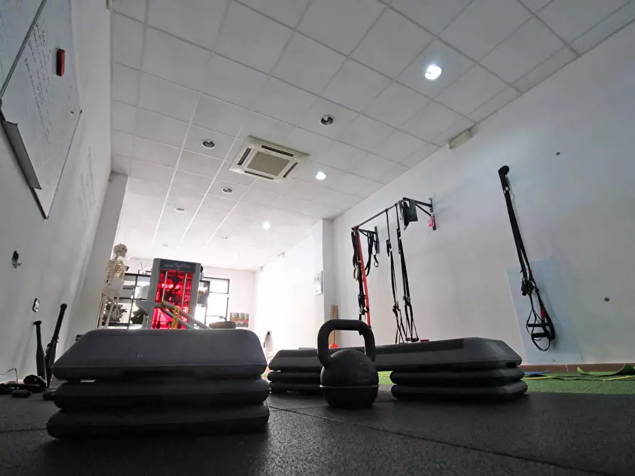 Immagine 52 di Locale commerciale in vendita  in Via Mariano Stabile 80 a Palermo