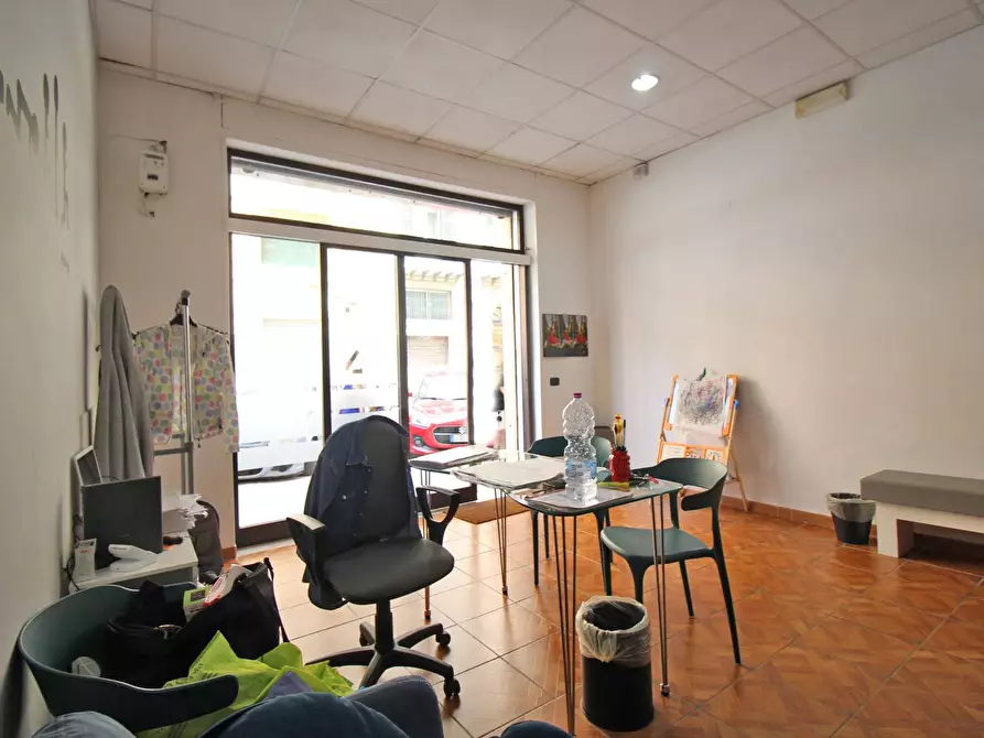 Immagine 58 di Locale commerciale in vendita  in Via Mariano Stabile 80 a Palermo