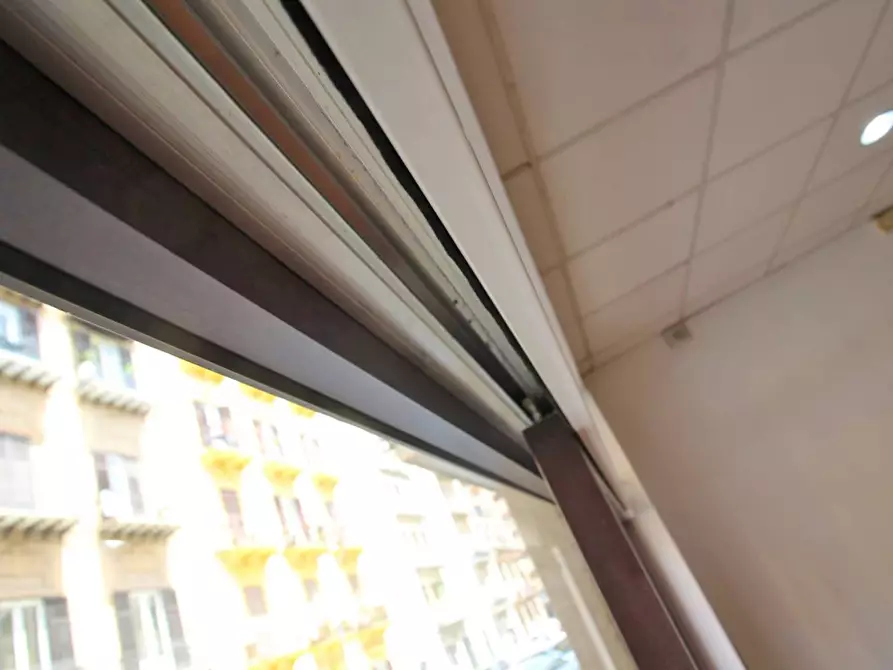 Immagine 59 di Locale commerciale in vendita  in Via Mariano Stabile 80 a Palermo
