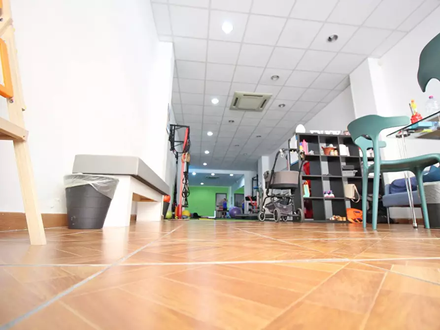 Immagine 64 di Locale commerciale in vendita  in Via Mariano Stabile 80 a Palermo