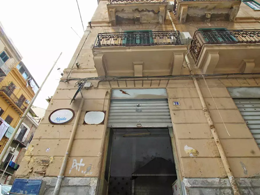 Immagine 38 di Locale commerciale in vendita  in Via Collegio Di Maria Al Borgo 78 a Palermo