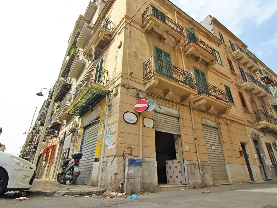 Immagine 40 di Locale commerciale in vendita  in Via Collegio Di Maria Al Borgo 78 a Palermo